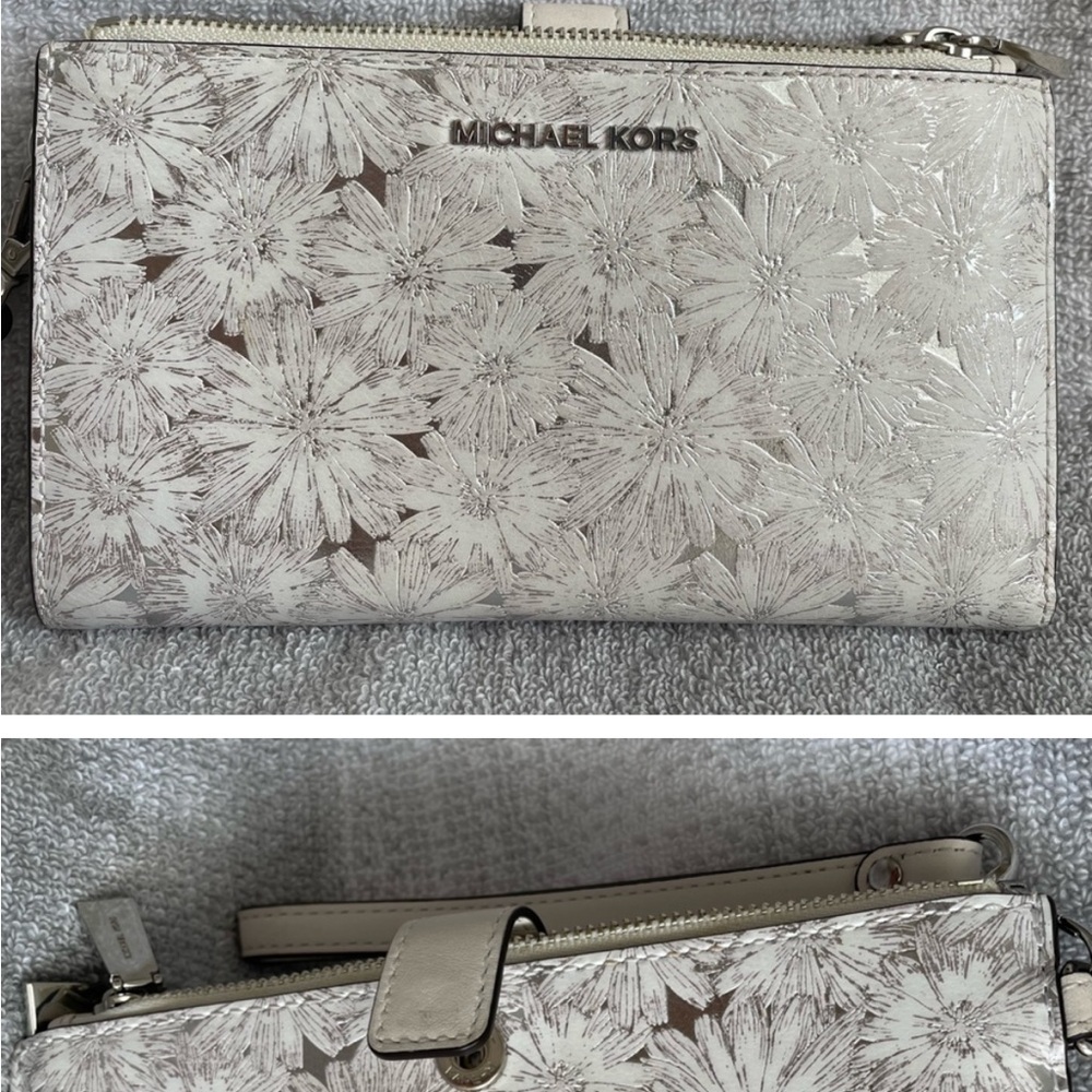 Wristlet